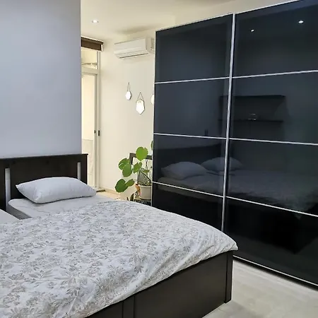Modern & Spacious2+1 Bedroom With Patio Apartment St. Paul's Bay
